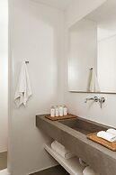 NĒRO Boutique Hotel
