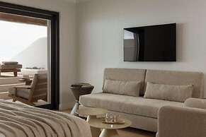 NĒRO Boutique Hotel