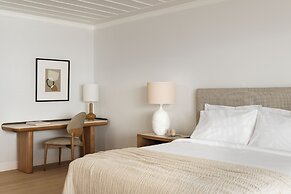 NĒRO Boutique Hotel