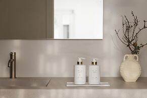NĒRO Boutique Hotel