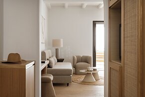 NĒRO Boutique Hotel