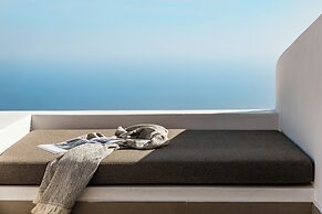 NĒRO Boutique Hotel