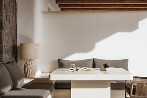 NĒRO Boutique Hotel