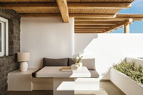 NĒRO Boutique Hotel