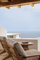 NĒRO Boutique Hotel
