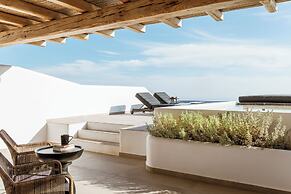 NĒRO Boutique Hotel
