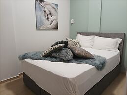 Atelier Deluxe Apt Must