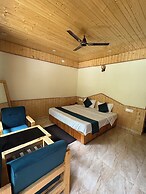 Hotel Mid Orchard Kasol (Riverside)