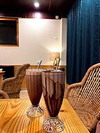 Hotel Mid Orchard Kasol (Riverside)