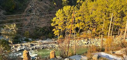Hotel Mid Orchard Kasol (Riverside)