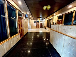 Hotel Mid Orchard Kasol (Riverside)