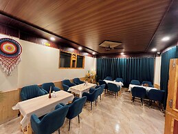 Hotel Mid Orchard Kasol (Riverside)