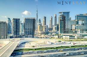 Chic Studio w Panoramic Burj Khalifa Views