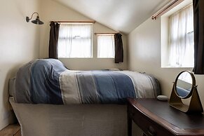 Adorable and Cosy Tiny Cottage