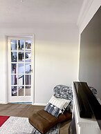1-bed Apt, Sleeps 2, 20 min Walk to Centre