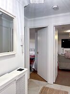 1-bed Apt, Sleeps 2, 20 min Walk to Centre
