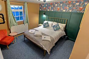 Beautiful 3-bed Cottage in Burnham-on-crouch