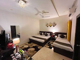 THE KASTURI HOTEL & RESTURANT