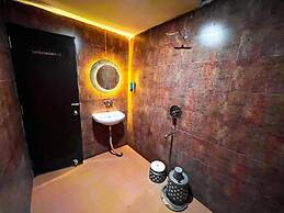 THE KASTURI HOTEL & RESTURANT