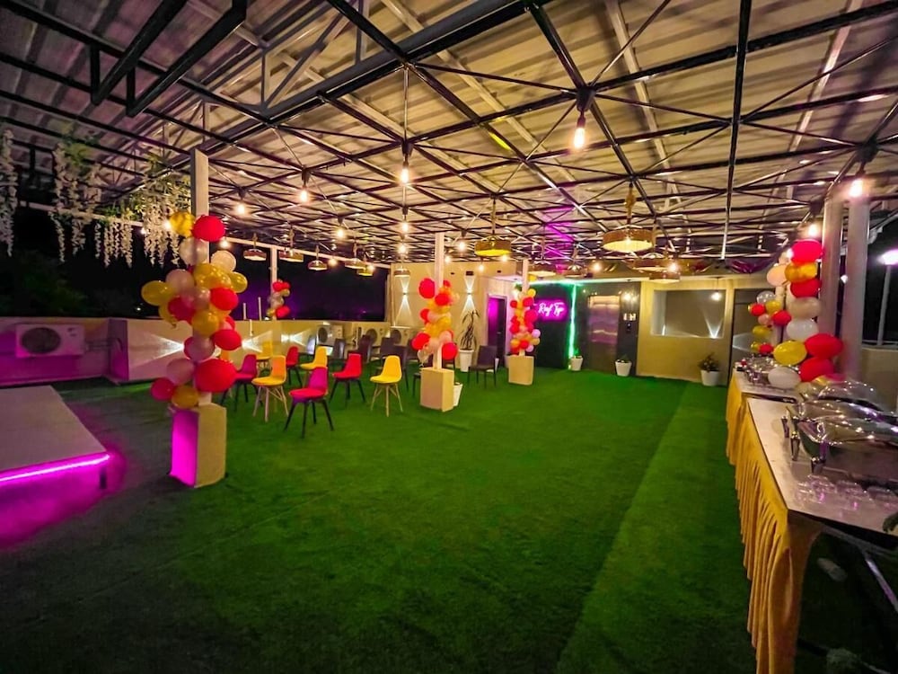 THE KASTURI HOTEL & RESTURANT