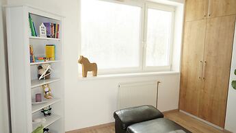 Vesna Convenient Apartment by CHORS