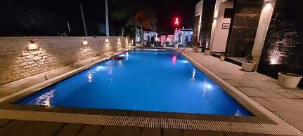Hills Paradise Inn