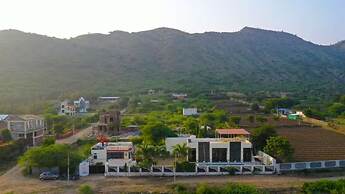 Hills Paradise Inn