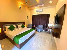 Hills Paradise Inn