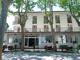 Blue Hotel