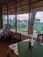Cwmbale Eco-Tourist Lodge