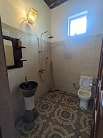 Cwmbale Eco-Tourist Lodge