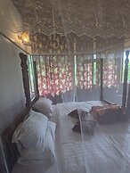 Cwmbale Eco-Tourist Lodge