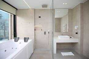 Charm Hotel