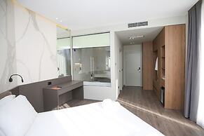 Charm Hotel
