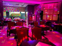 Royal Beach Hotel