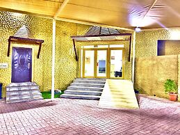 Royal Beach Hotel