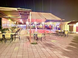 Royal Beach Hotel