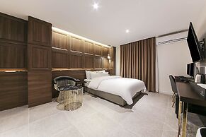 MAY Hotel