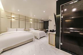 MAY Hotel