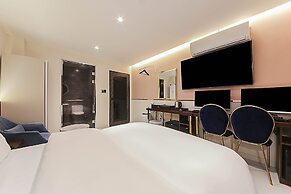 MAY Hotel