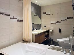 JingIn Hotel