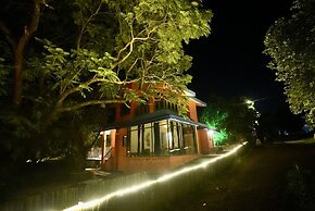 Lakeside Boheme Inn