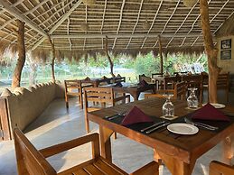 Saffron Lake Yala