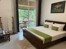 Saffron Lake Yala
