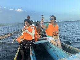 Saffron Lake Yala
