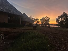 Saffron Lake Yala