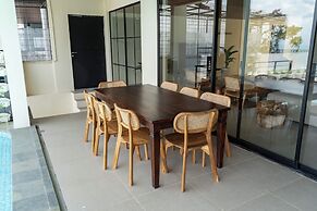 JadenHill CityView 8BR Villa Heated Pool+Movieroom