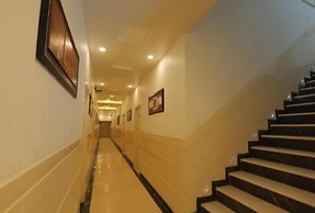 Hotel Sahibs Red Carpet