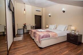 Lowell Hotel