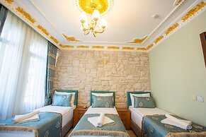 Sayina Hotel